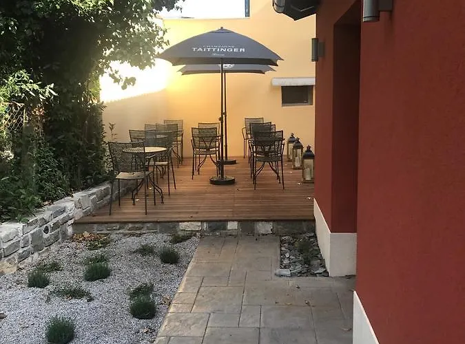 Wingbay Nočitev z zajtrkom